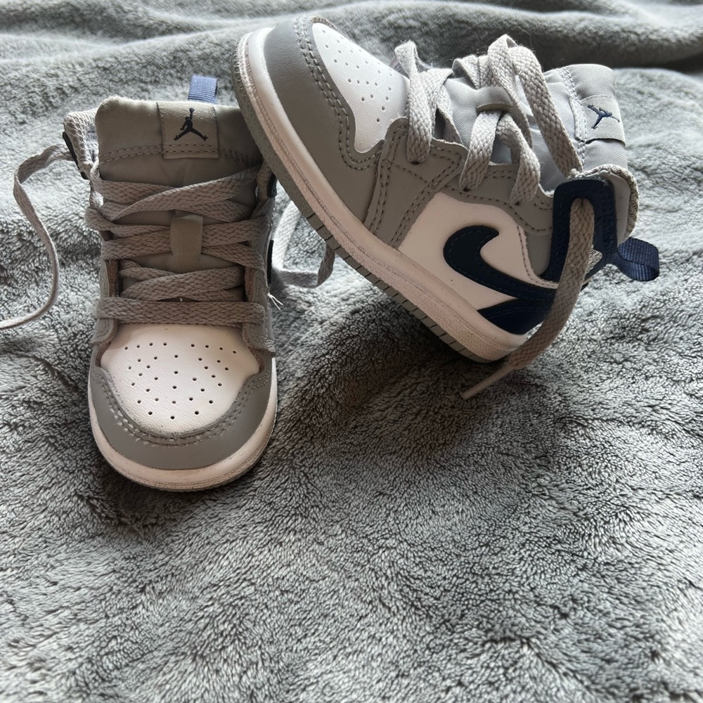 Baby Nike Jordan 1 Retro Gray and White High-Top